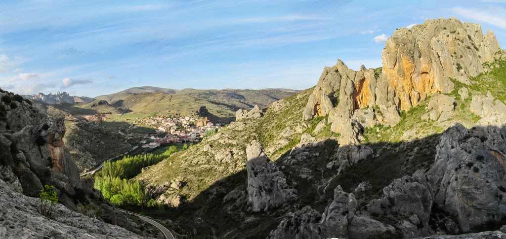 Vista de la zona de escalada de Calcena